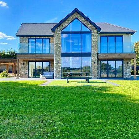 Stunning Modern Home Set In Beautiful Grounds. Bath Extérieur photo