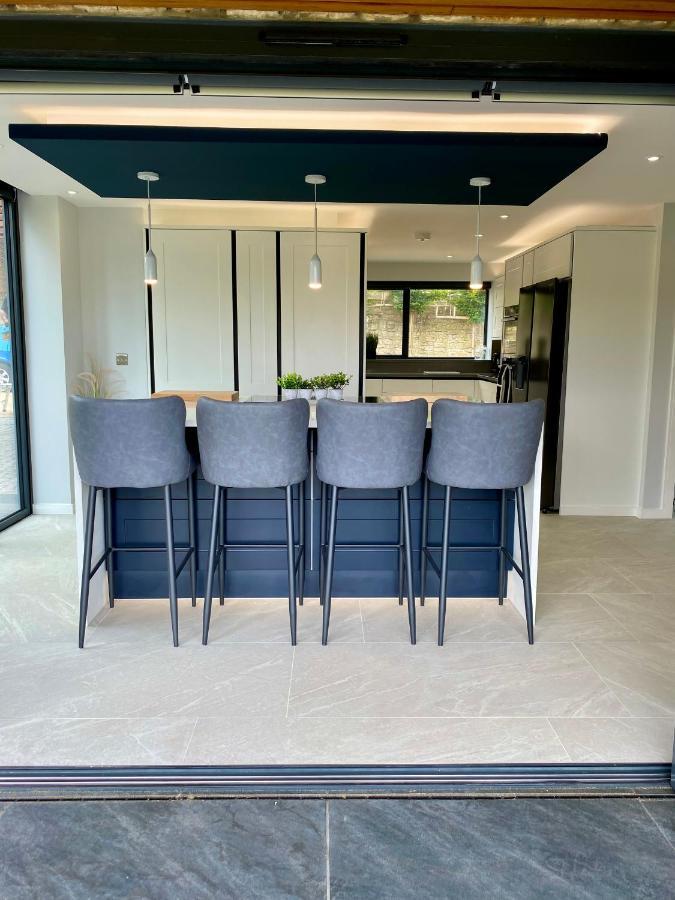 Stunning Modern Home Set In Beautiful Grounds. Bath Extérieur photo